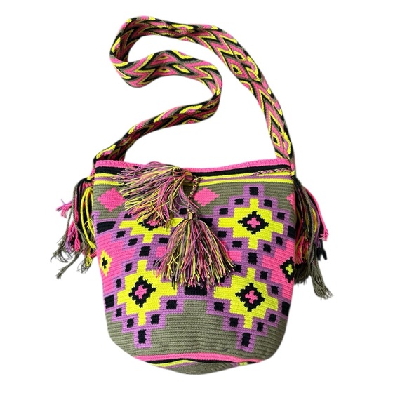 Authentic 100% Wayuu Mochila Colombian Bag Size XL Neon Pink Bucket Crossbody - Picture 2 of 9